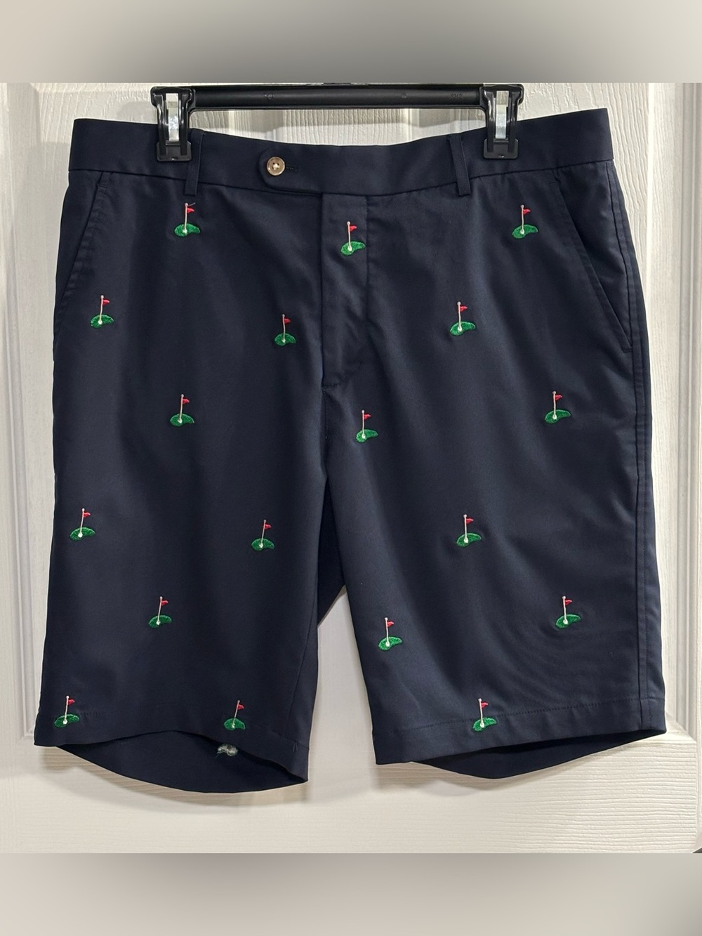 J McLaughlin Golf Shorts Mens 36 Navy Embroidered Golf Flag Performance NWOT